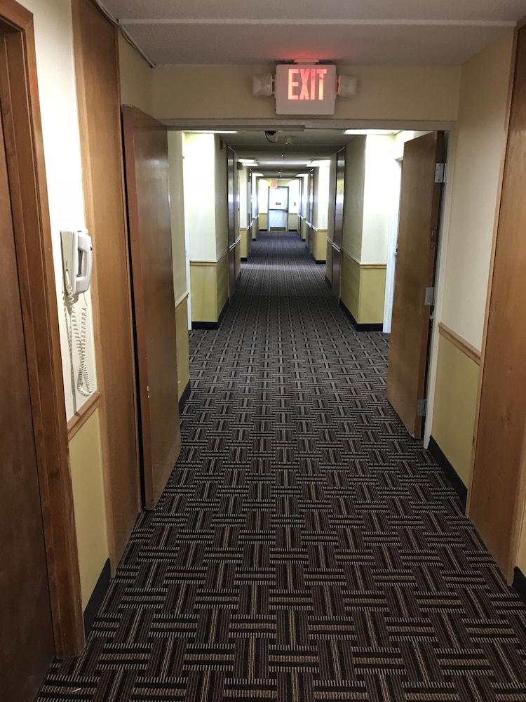 Super 8 By Wyndham Athens Hotel Exterior photo